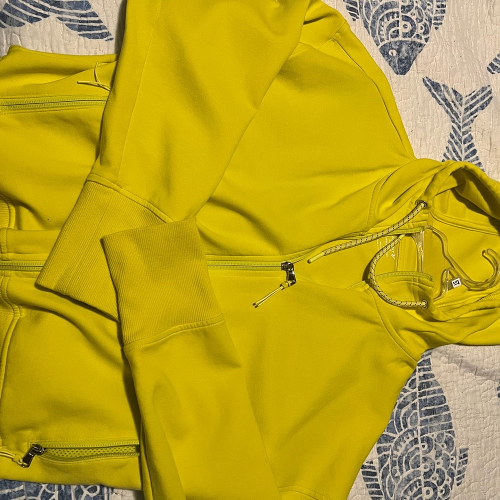 Old Navy Women's Vibrant Yellow hoodie and jogger pants